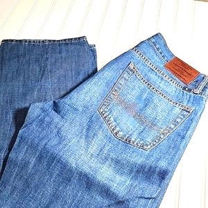 Lucky Brand straight leg blue jeans 33"X32"